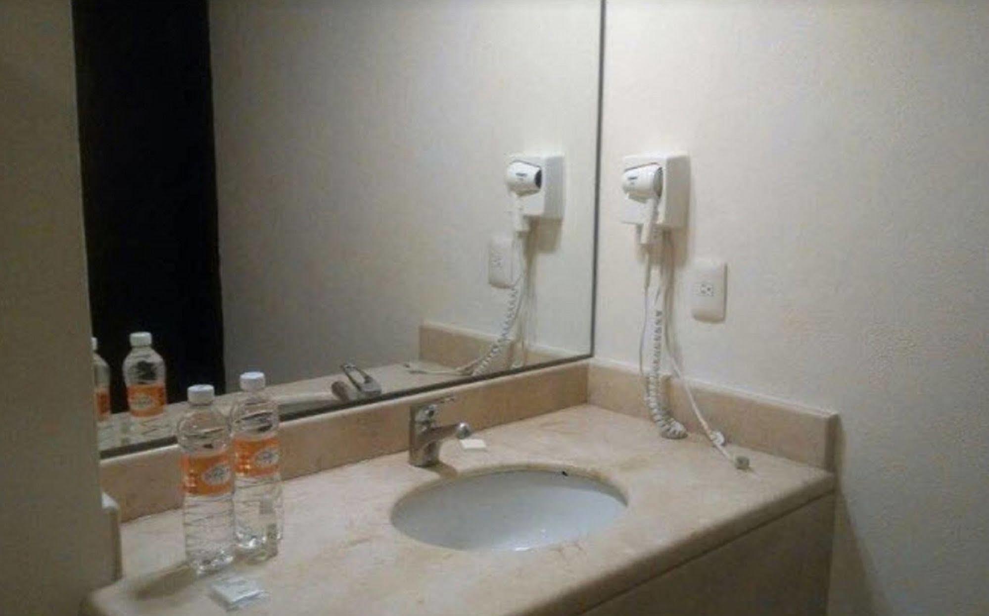 Hotel Bonampak Канкун Екстер'єр фото